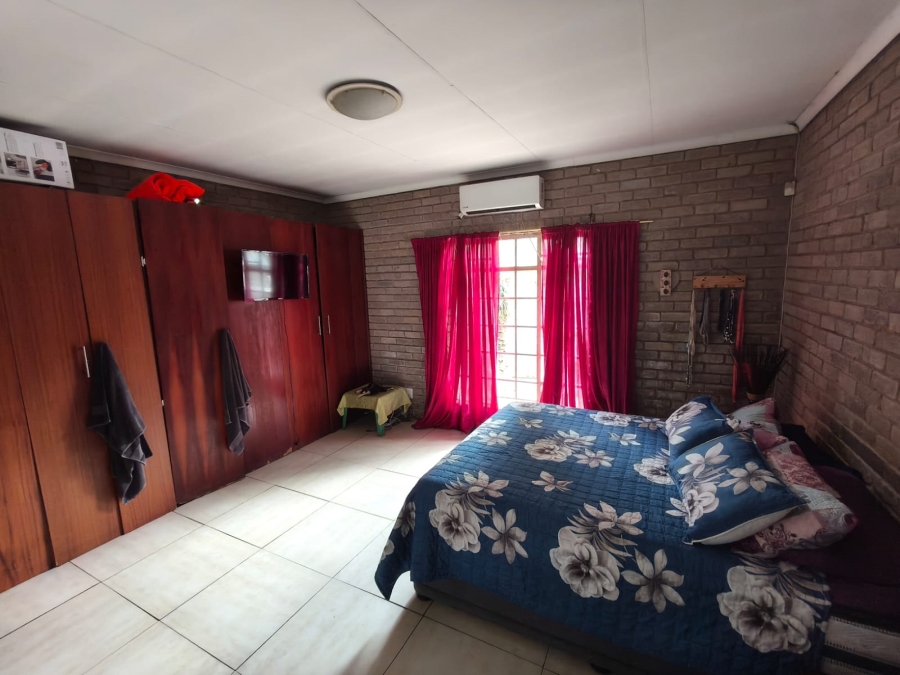 3 Bedroom Property for Sale in Oos Einde North West